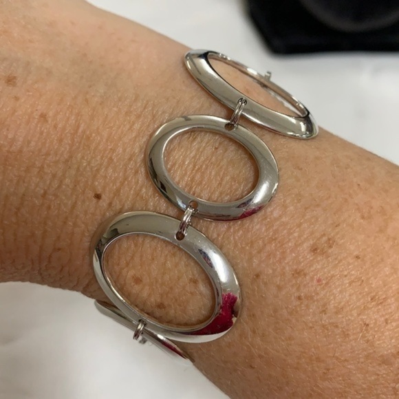 Lia Sophia open circle oval silver tone links - Picture 1 of 7